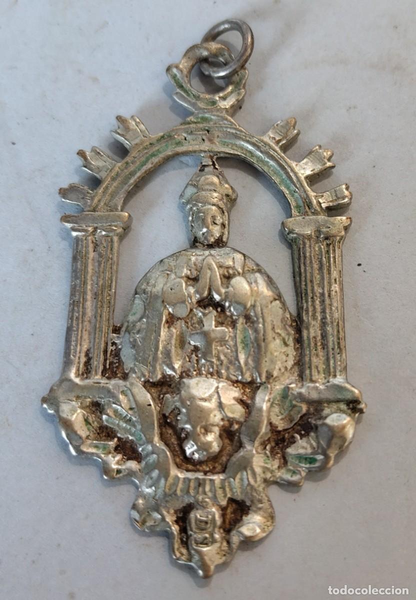 Antig&uuml;edades: Antigua medalla de plata Virgen del Sagrario de Toledo