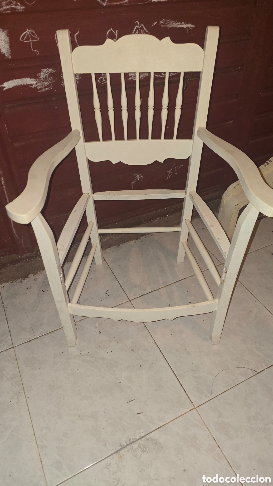 Antiquit&auml;ten: Silla antigua r&uacute;stica de madera blanca