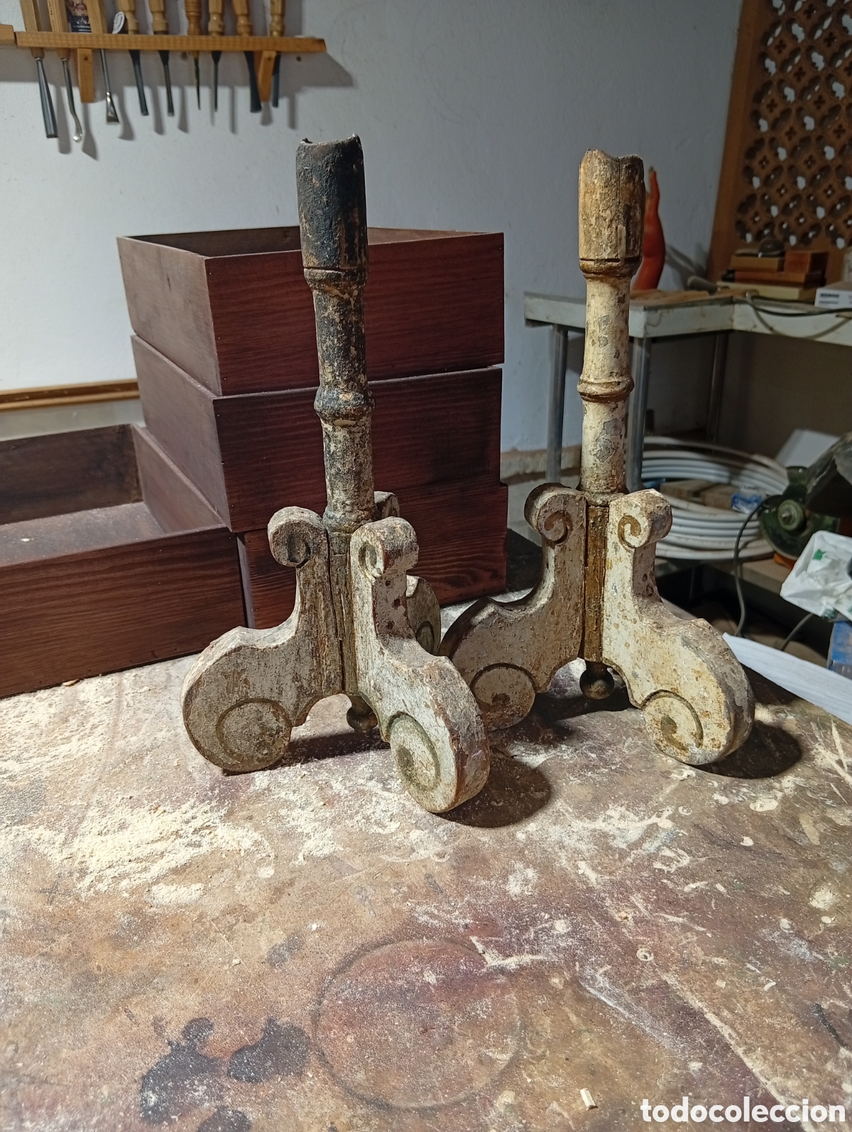 Antig&uuml;edades: Candelabros antiguos de mesa de altar