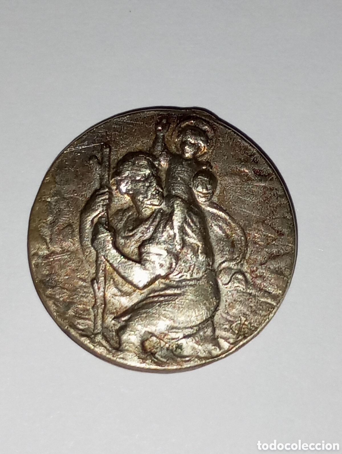 Antig&uuml;edades: Antigua medalla o placa de San Crist&oacute;bal plateada ,colgante deslizante,2 cms de diametro