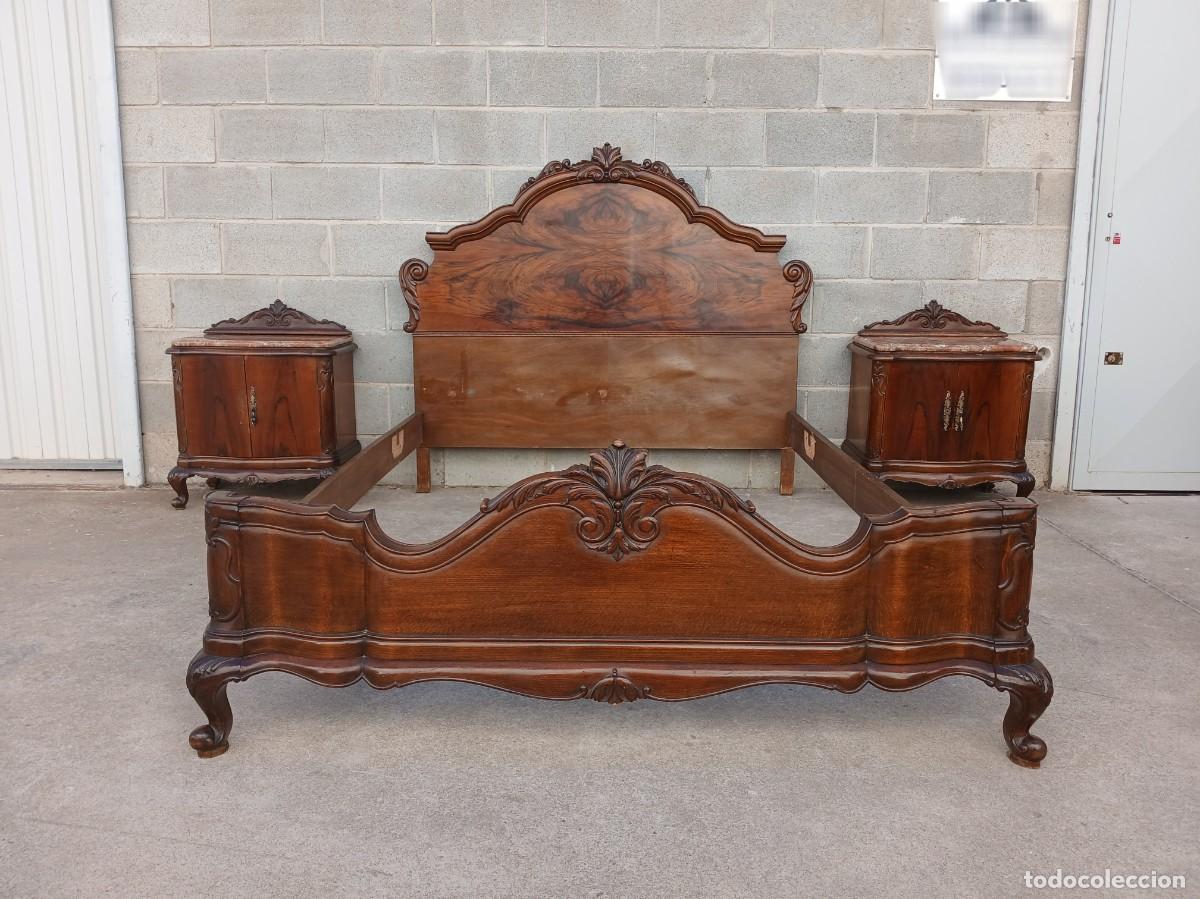 Antig&uuml;edades: Cama antigua con mesillas