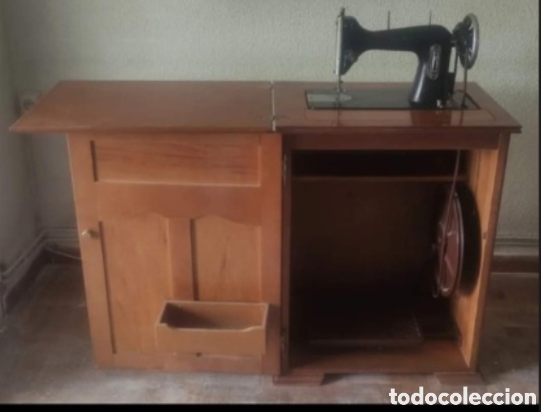 Antig&uuml;edades: ​M&aacute;quina de Coser Antigua SIGMA (A&ntilde;os 40) con Mueble de Madera Integrado