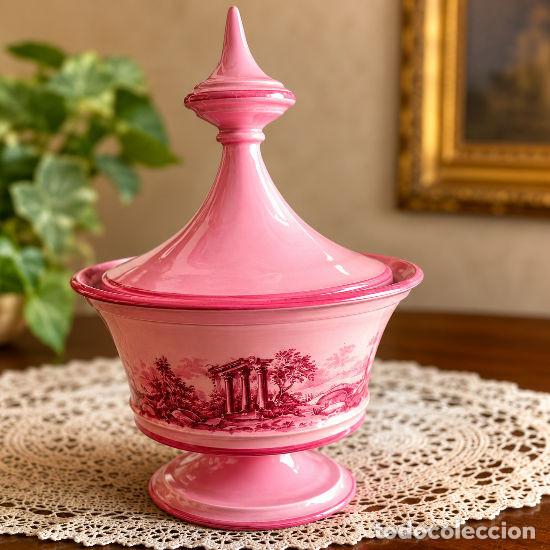 Antig&uuml;edades: Bombonera italiana Il Verrocchio &ndash; Decoro Veneziano 1700 en cer&aacute;mica rosa con tapa