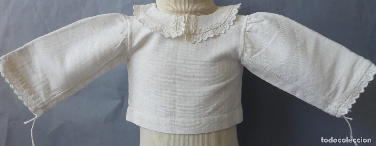 Antig&uuml;edades: ANTIGUA CAMISA DE PIQU&Eacute; BORDADO PARA BEBE O MU&Ntilde;ECA PPIO.S.XX