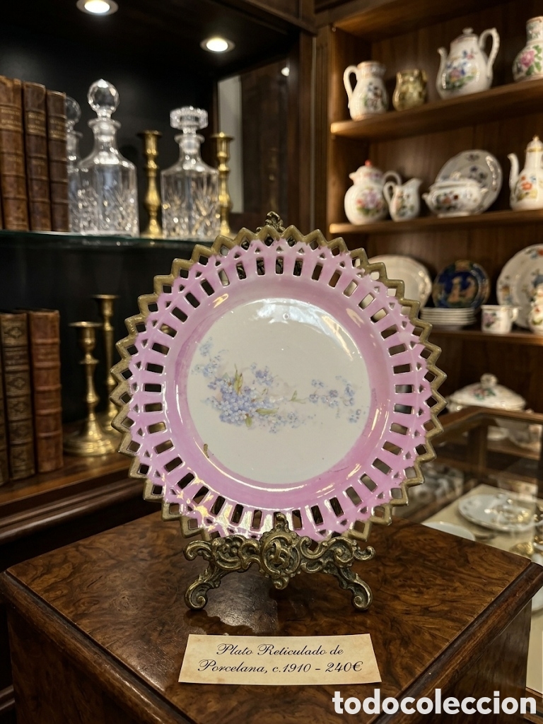 Antig&uuml;edades: Antiguo plato reticulado de porcelana