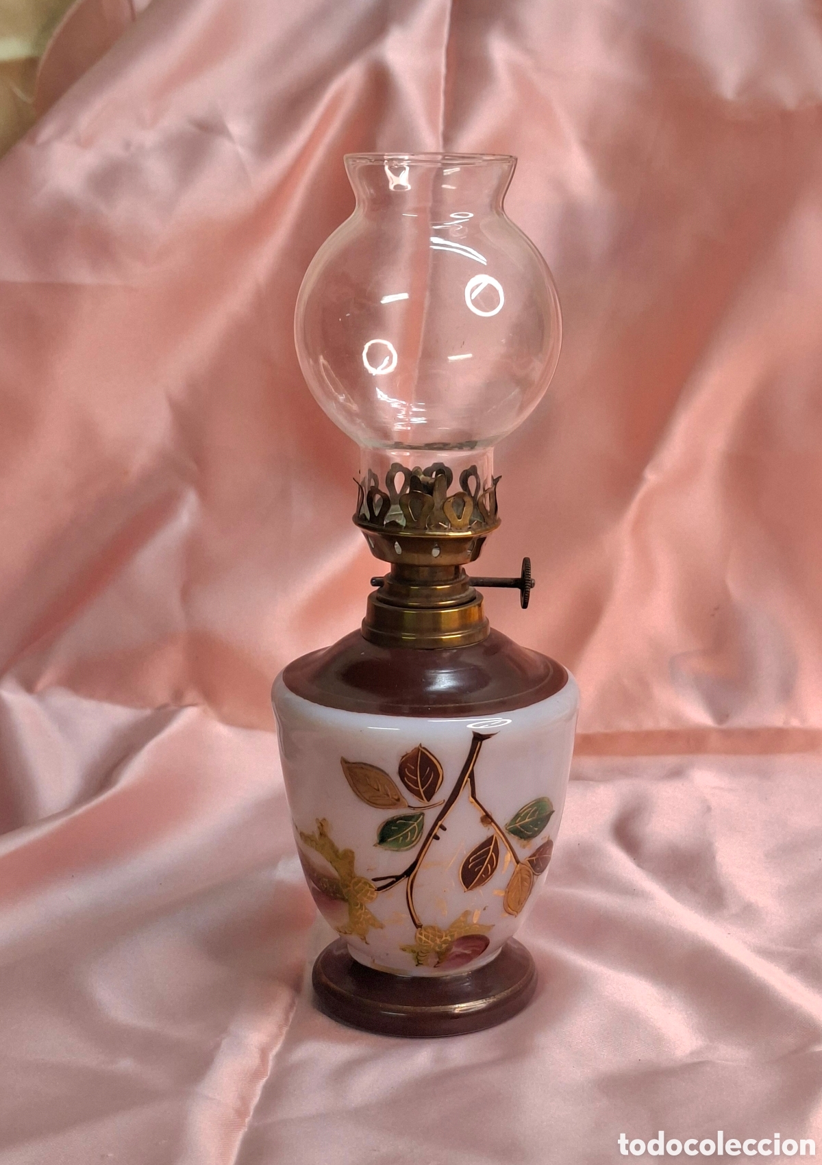 Antig&uuml;edades: Quinqu&eacute; de opalina con detalles en lat&oacute;n dorado - Foto 10