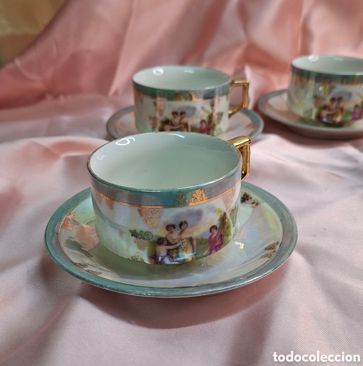 Antig&uuml;edades: Juego de 6 tazas de porcelana iridiscente (a&ntilde;os 40&ndash;50)
