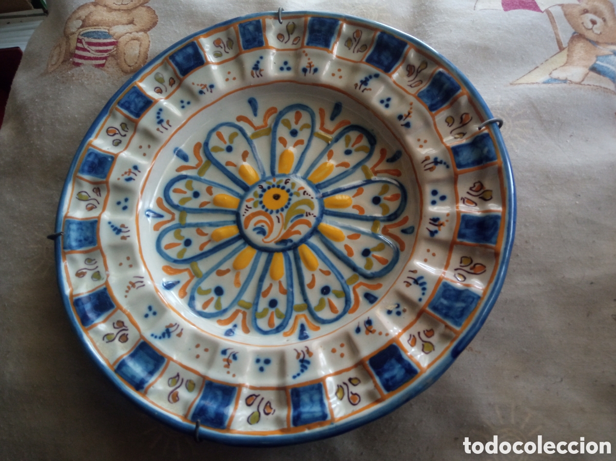 Antig&uuml;edades: Antiguo plato de cer&aacute;mica de Ruiz de Luna, de 23 cm de di&aacute;metro, Talavera