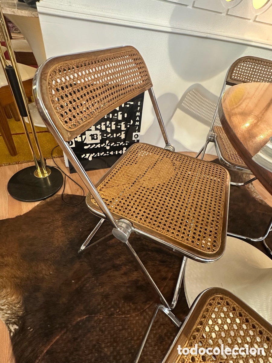 Antig&uuml;edades: 5 Sillas Plia de dise&ntilde;o italiano por Giancarlo Piretti para la prestigiosa firma Castelli.