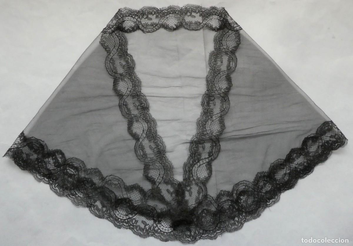 Antig&uuml;edades: ANTIGUA MANTILLA DE ENCAJE PRIMERA MITAD S.XX