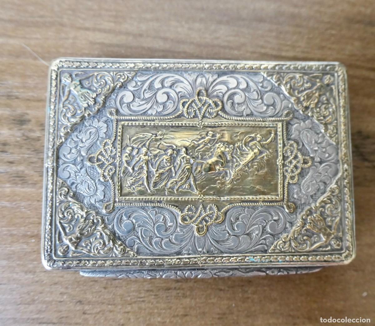 Antig&uuml;edades: cajita de rape o pastillero en plata labrada dise&ntilde;o neocl&aacute;sico -7,5 x 5,5x1,4 cm