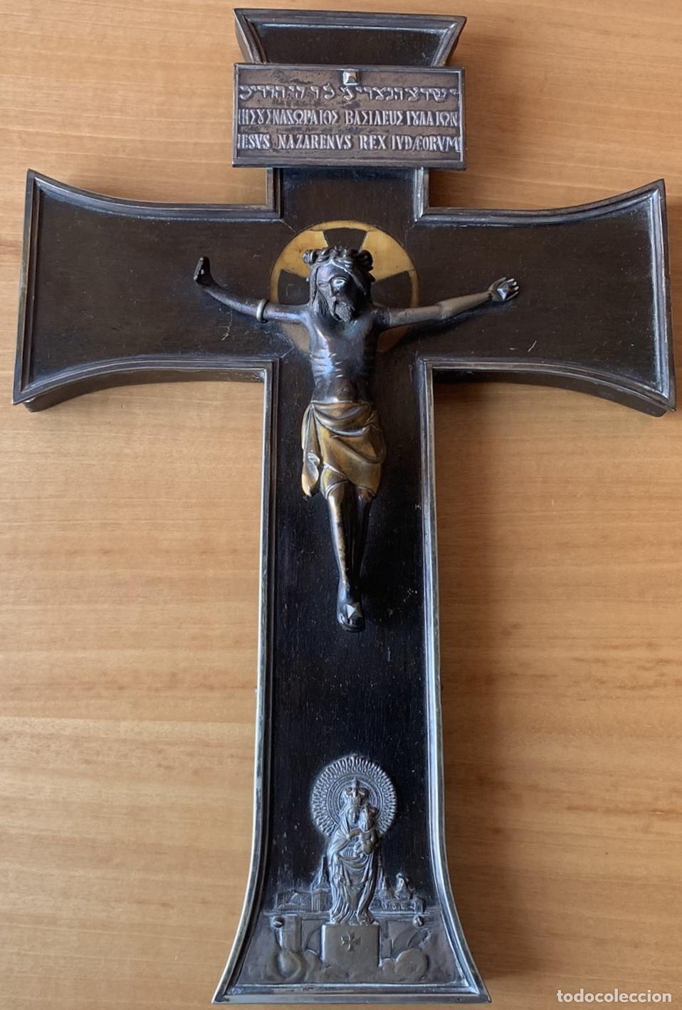 Antig&uuml;edades: Crucifijo, Pedro Facundo, Zaragoza, Arte Sacro, Bronce, Siglo XX, Triling&uuml;e, Coleccionismo Religioso
