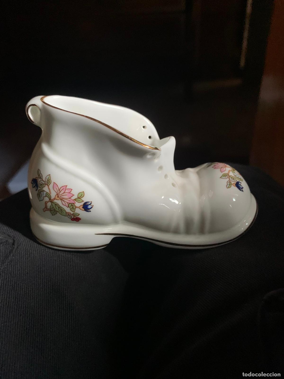 Antig&uuml;edades: Zapato de Porcelana Irlandesa Royal Tara - Decoraci&oacute;n Floral y Oro - Handmade in Galway - 12 cm - Ro
