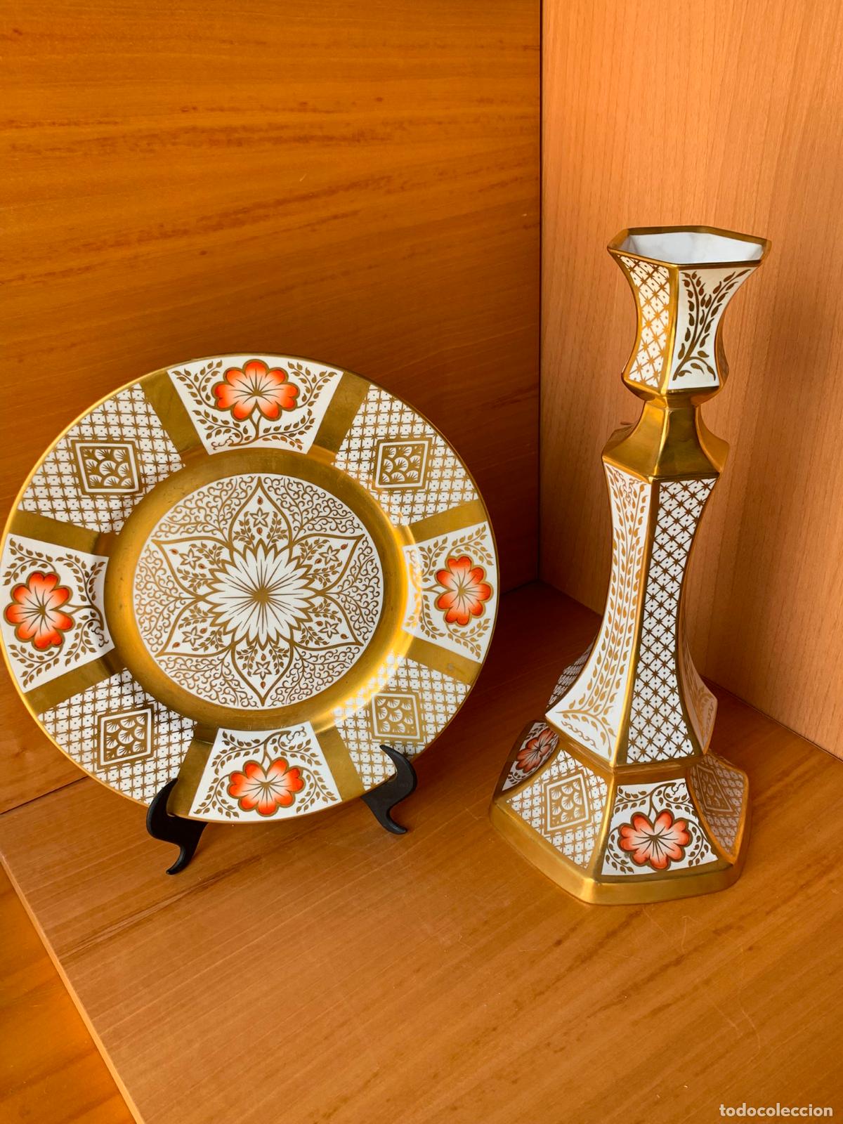 Antig&uuml;edades: Pareja de Porcelana Caverswall - Candelabro Hexagonal y Plato Decorativo - Colecci&oacute;n Romany - Oro 22