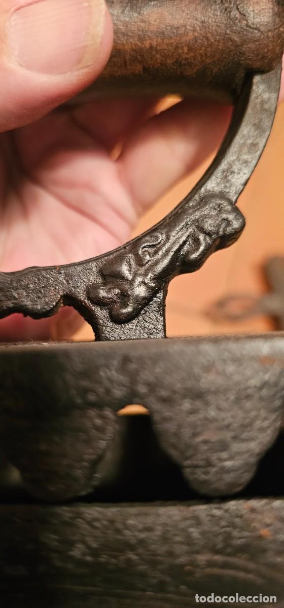 Antig&uuml;edades: Preciosa plancha de carbon con soporte - Foto 4