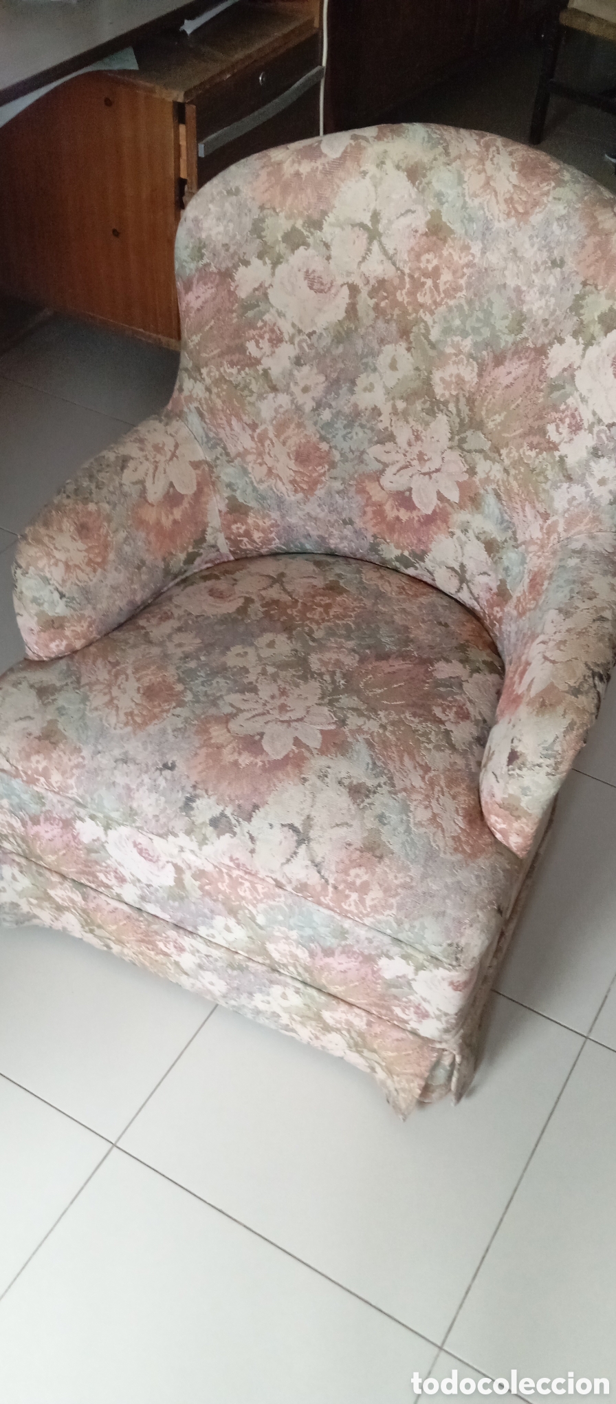 Antig&uuml;edades: Sill&oacute;n calzadora, tapiz de tela, sin manchas.