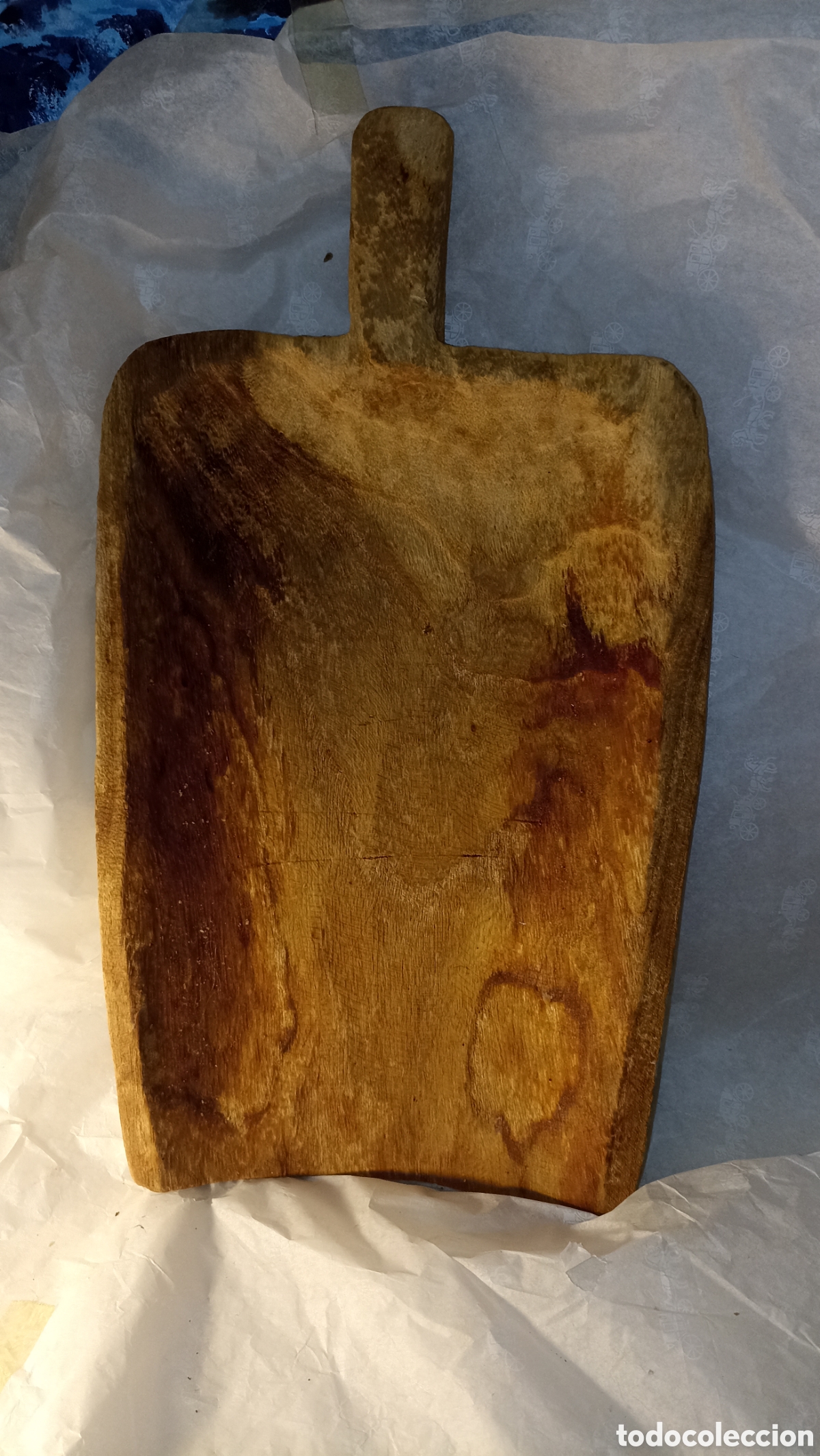 Antig&uuml;edades: Antiqu&iacute;sima Pala / Batea de Madera Tallada a Mano &ndash; Estilo R&uacute;stico / Wabi-Sabi (S. XIX - S. XX)40 cm