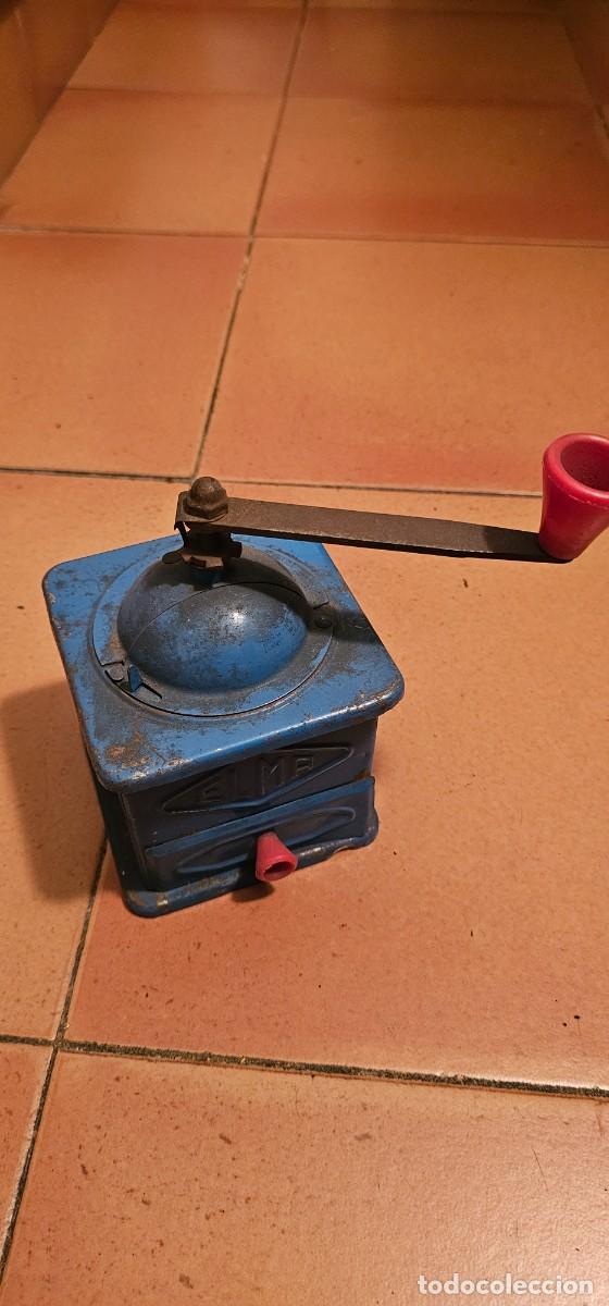 Antig&uuml;edades: Muy antiguo molinillo de cafe hierro