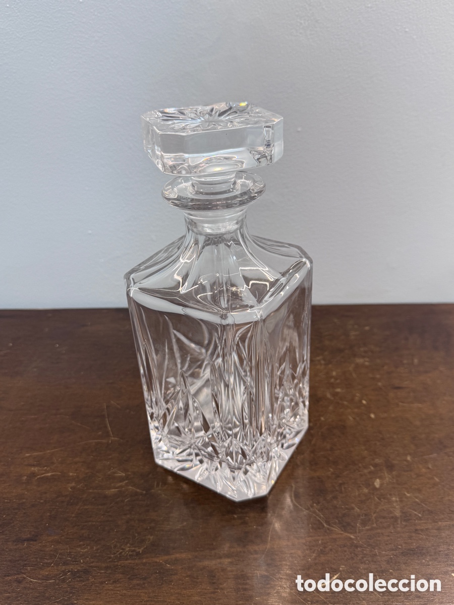Antig&uuml;edades: Licorera de cristal tallado de los a&ntilde;os 70