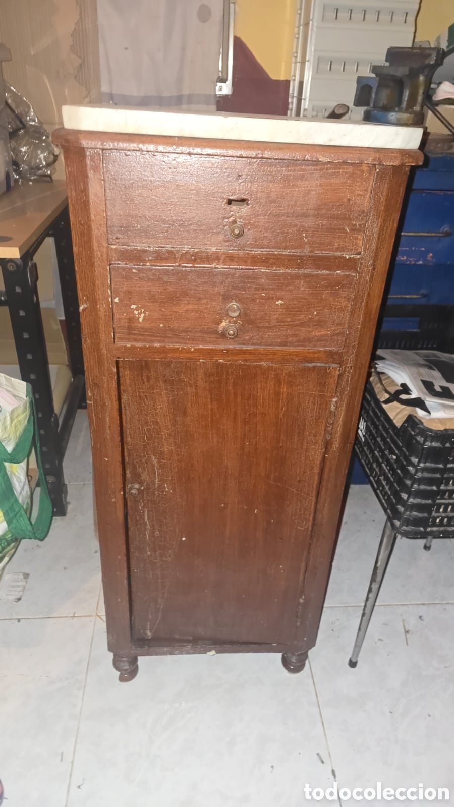 Antig&uuml;edades: Armario antiguo madera de pino y marmol