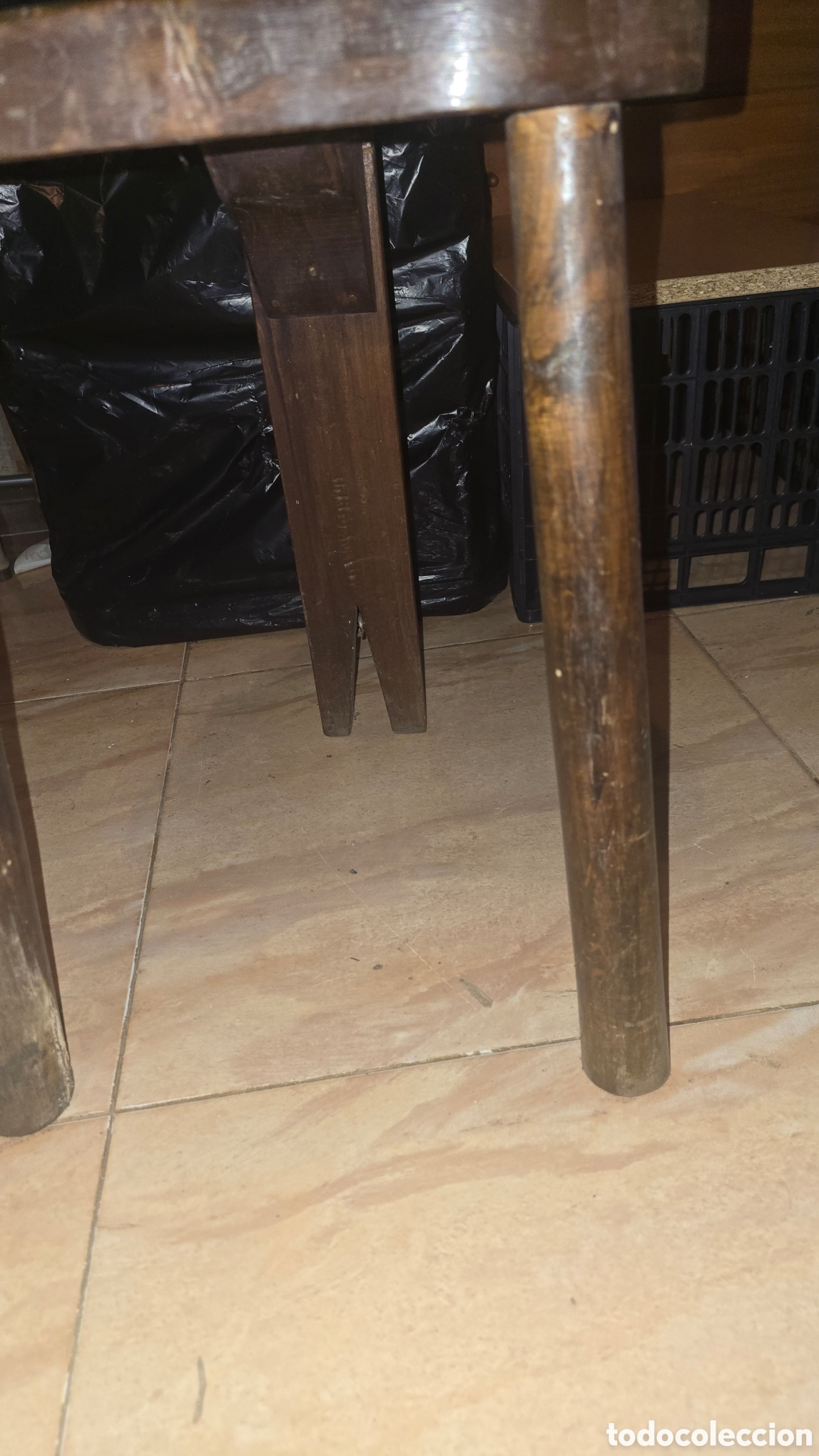 Antig&uuml;edades: Antigua silla paridera de madera maciza - Foto 6