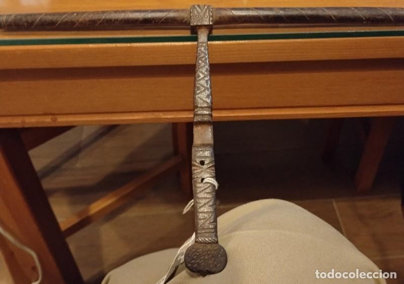Antig&uuml;edades: SIGLO XIX, ANTIQUISIMO CERROJO LABRADO, 30 CENTIMETROS DE ANCHURA