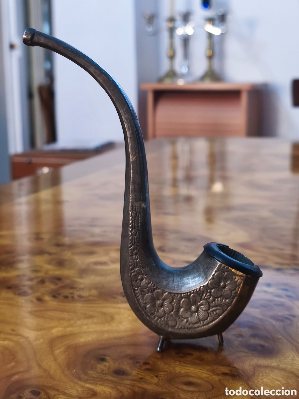 Antig&uuml;edades: Pipa metal vintage con motivos florales
