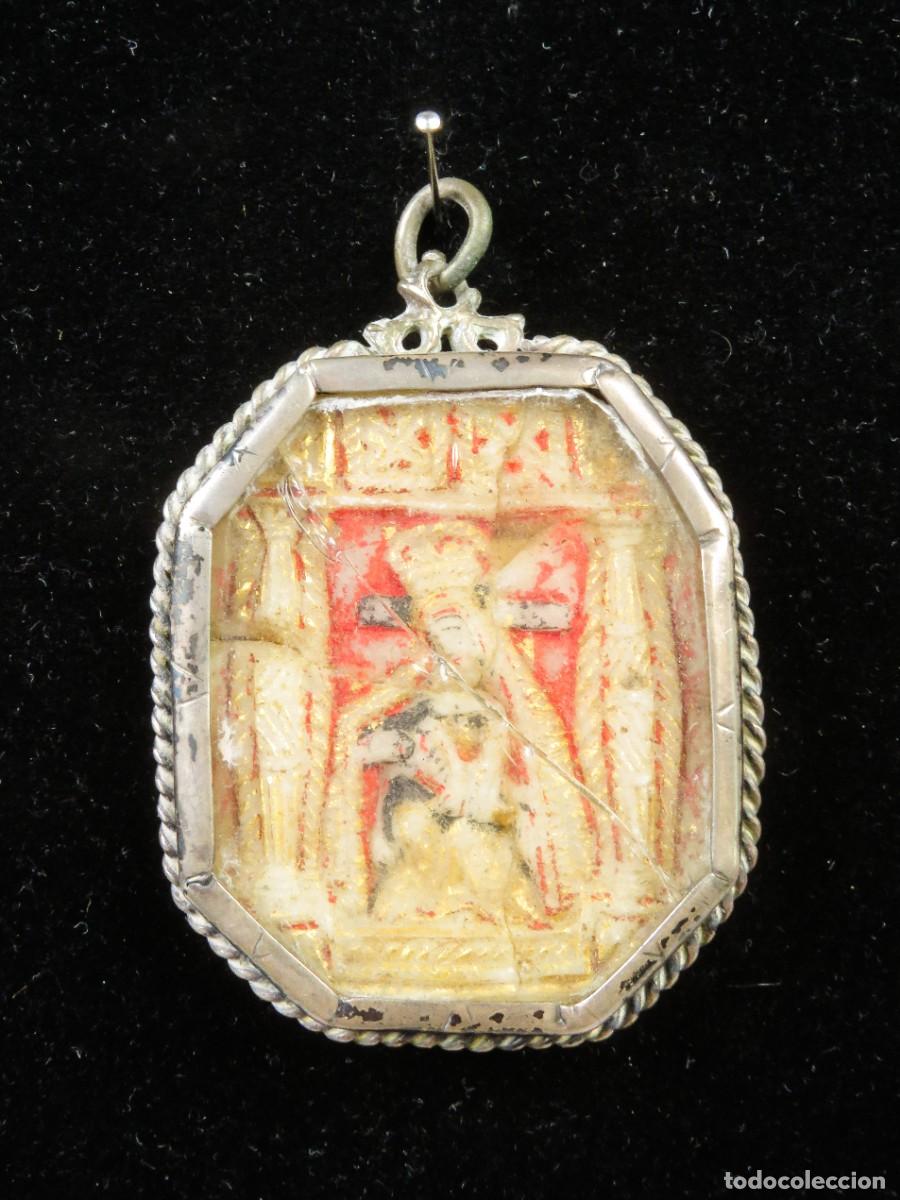 Antig&uuml;edades: Relicario plata anverso imagen Nuestra Se&ntilde;ora de la Soledad reverso Inmaculada Concepci&oacute;n s XVII