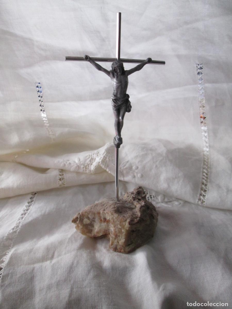 Antig&uuml;edades: CRUZ EN PIEDRA 19 X 9 CMS - Foto 1