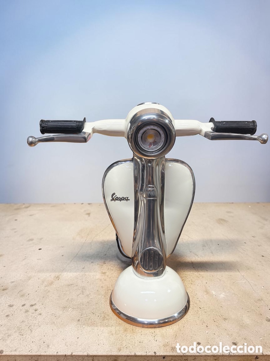 Antig&uuml;edades: L&aacute;mpara de mesa Vespa vintage - Foto 2