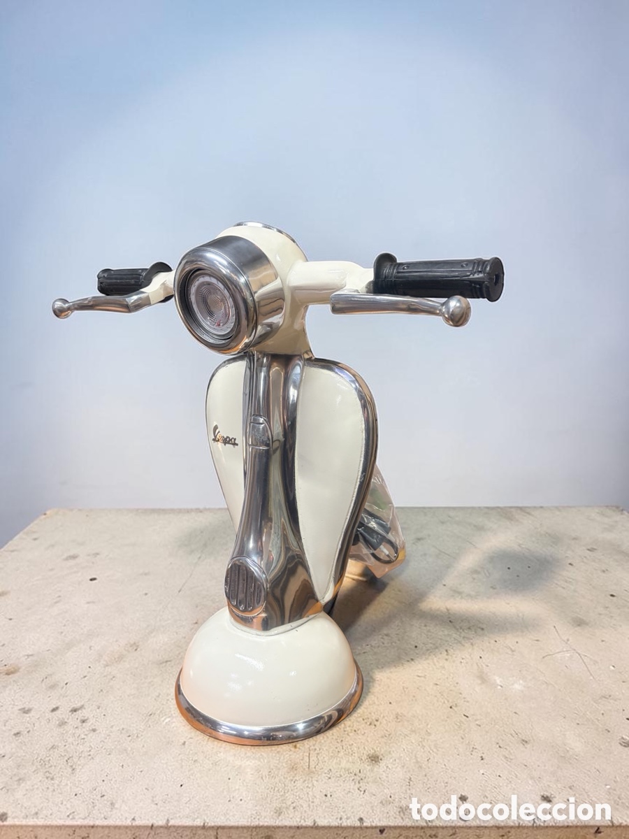 Antig&uuml;edades: L&aacute;mpara de mesa Vespa vintage - Foto 3