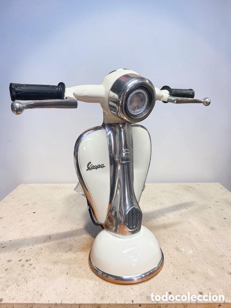 Antig&uuml;edades: L&aacute;mpara de mesa Vespa vintage - Foto 1