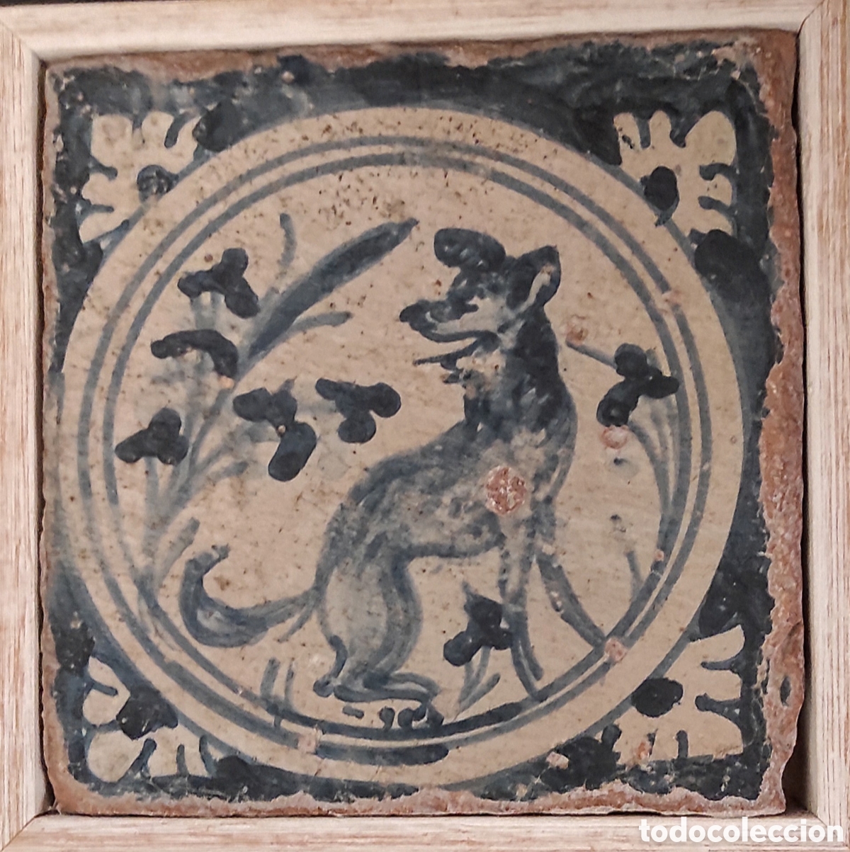 Antig&uuml;edades: Azulejo de Triana del siglo XVIII. Perro.