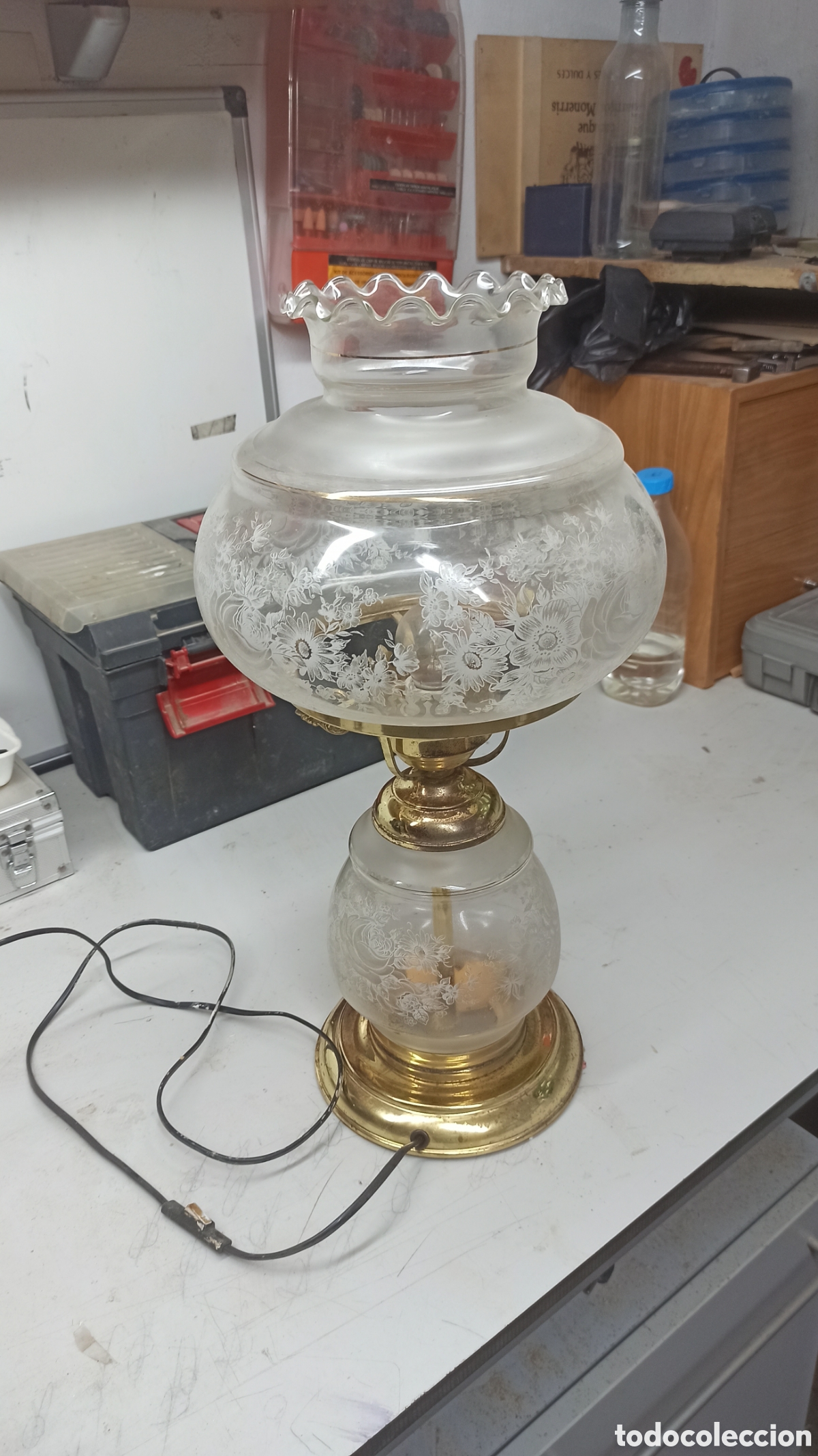 Antig&uuml;edades: L&aacute;mpara de mesa vintage estilo Quinqu&eacute; - Cristal grabado