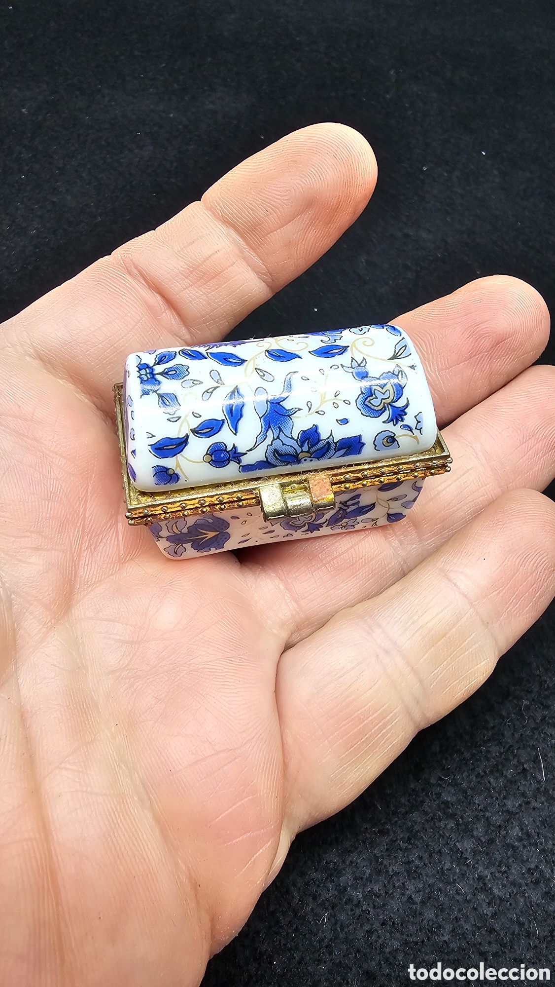 Antig&uuml;edades: Cajita / pastillero de porcelana de colecci&oacute;n