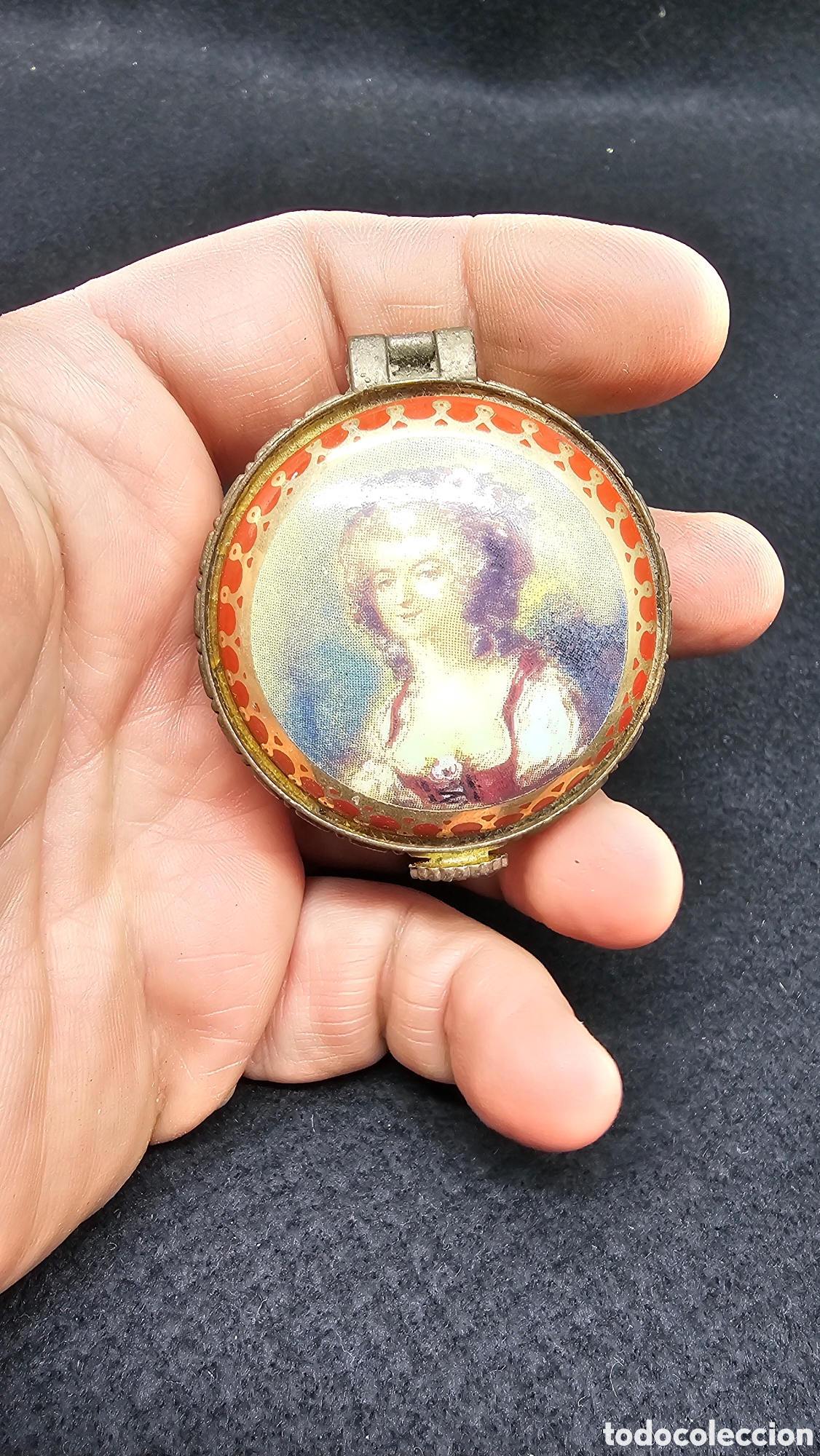 Antig&uuml;edades: Cajita / pastillero de porcelana de colecci&oacute;n