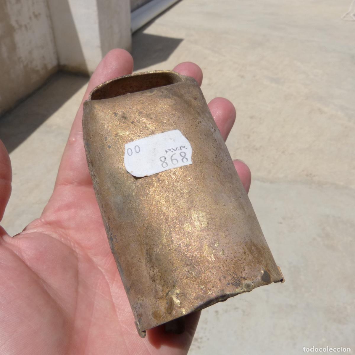 Antig&uuml;edades: Cencerro de hierro, buen sonido, precio en pesetas, 868, 10,7cm. 189gr.