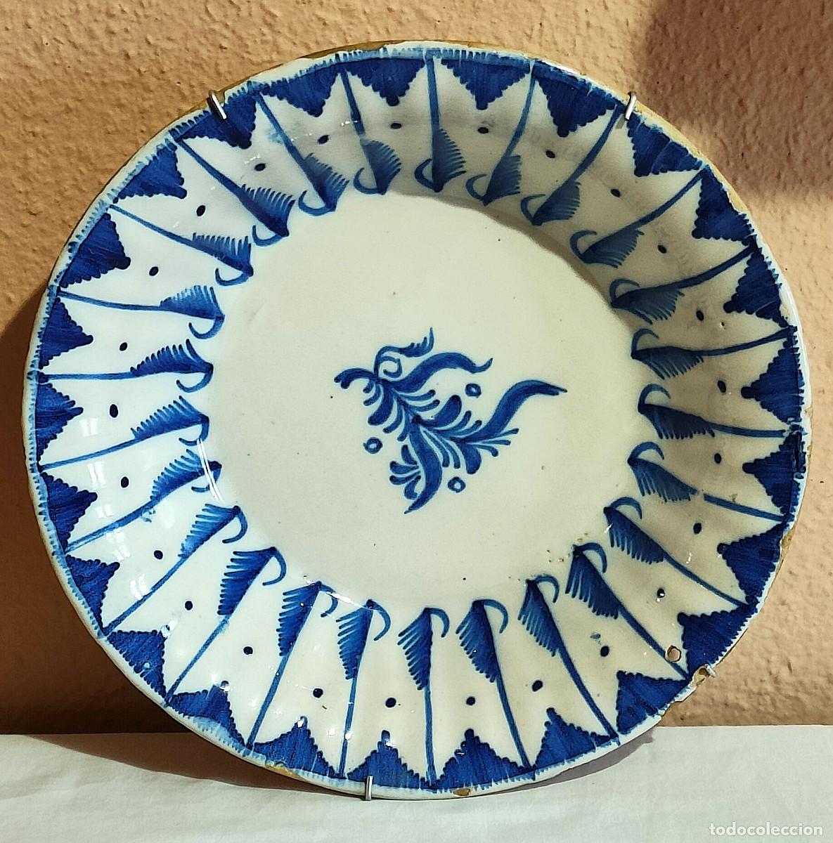 Antiques: Antiguo plato cuenco de loza popular de Manises. Siglo XIX. Firmado &rdquo;A.G.&rdquo; Excelente conservaci&oacute;n.