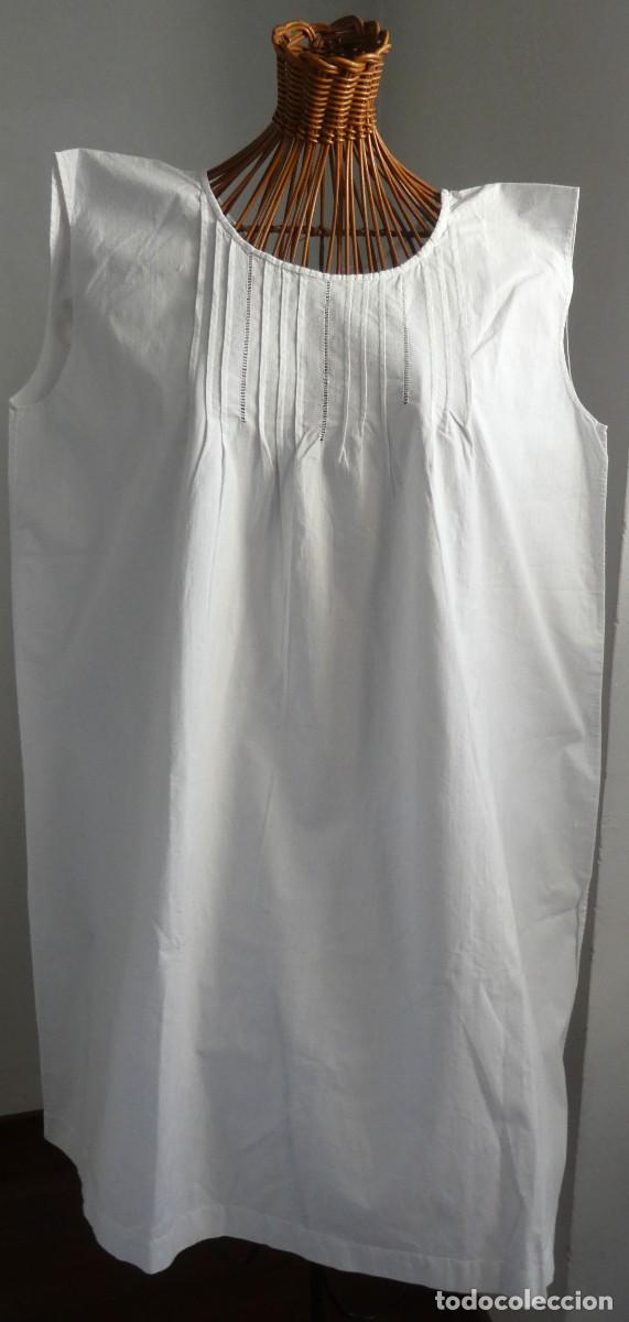 Antig&uuml;edades: CAMIS&Oacute;N ART DECO DE BATISTA - VAINICA Y TABLAS PPIO.S.XX