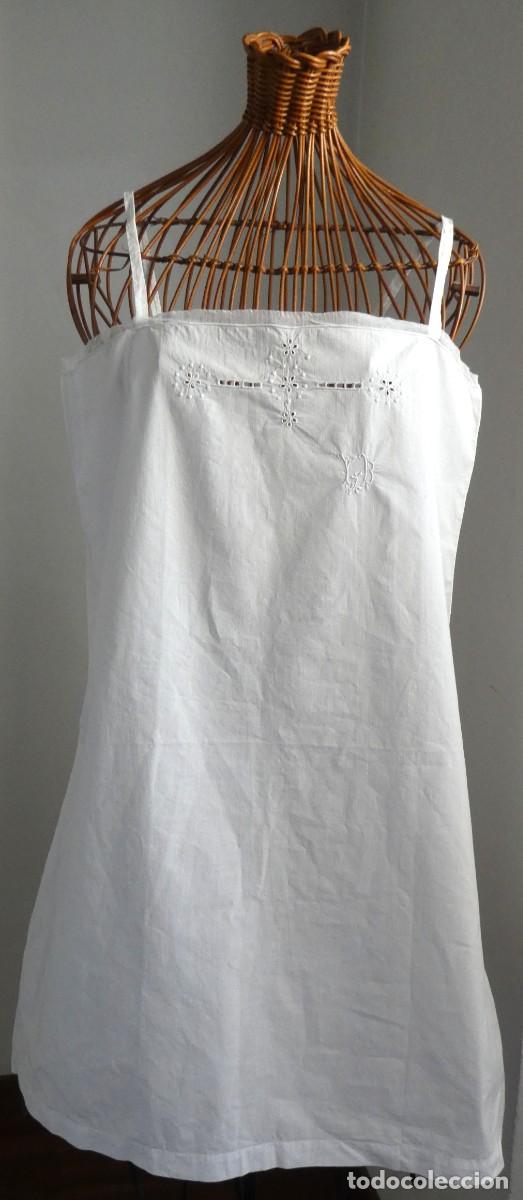 Antig&uuml;edades: CAMIS&Oacute;N ART DECO DE BATISTA - BORDADO E INICIALES Y.B. PPIO.S.XX