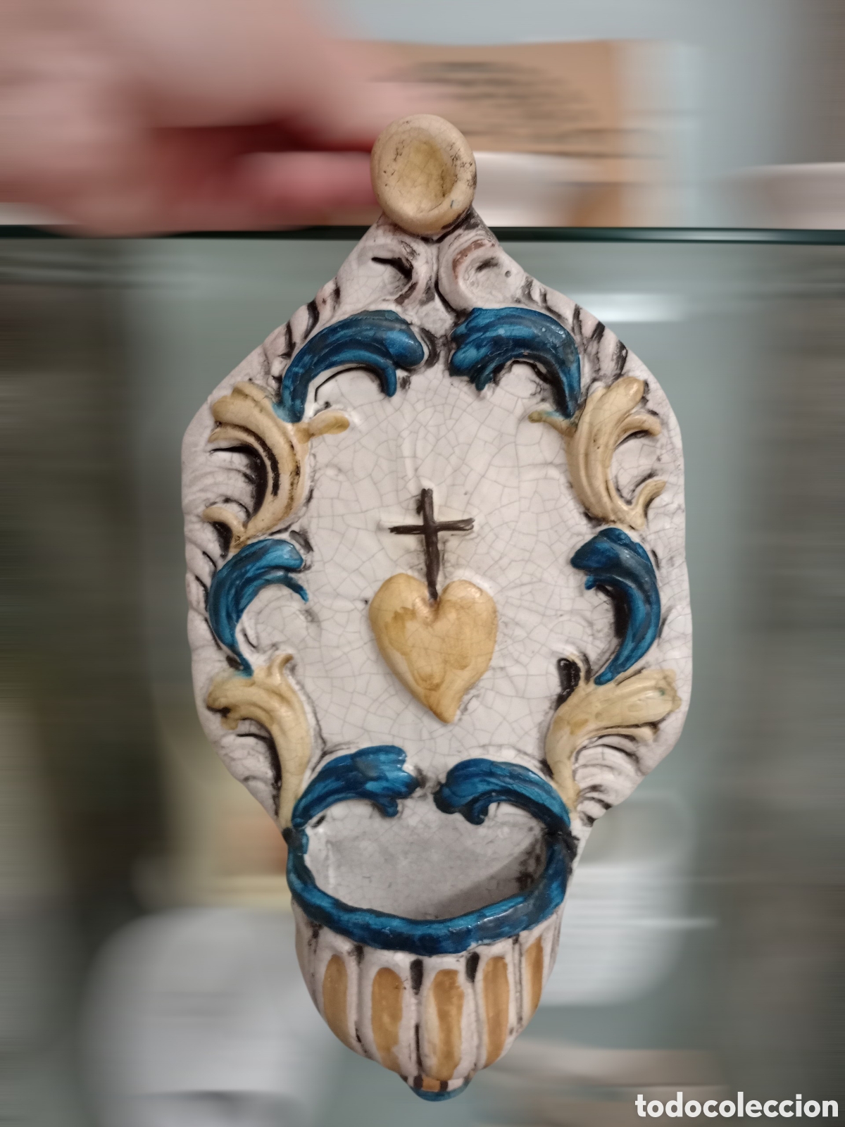 Antig&uuml;edades: Benditera de cer&aacute;mica Sagrado Coraz&oacute;n.