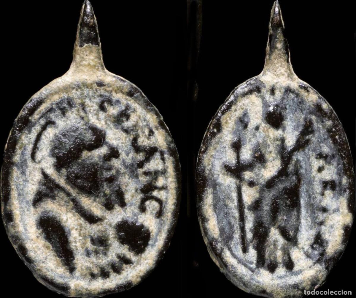 Antiguidades: Medalla Religiosa, San Francisco/ San Fidel, Siglos XVI-XVII- 16x10 mm.