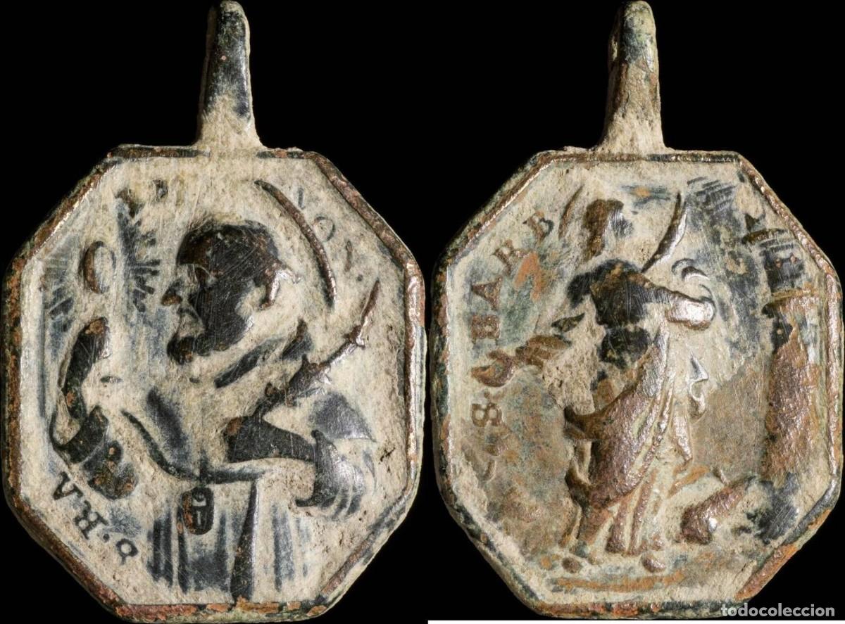 Antiguidades: Medalla Siglos XVI-XVII San Ram&oacute;n / Santa B&aacute;rbara - 33 x 22 mm.