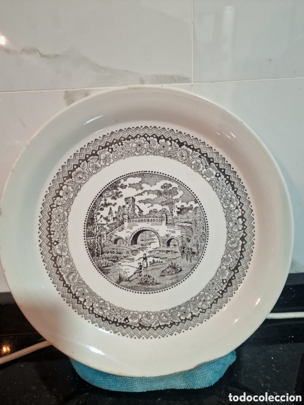 Antig&uuml;edades: Plato con sello de segobia