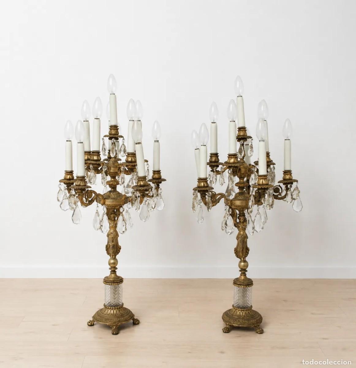Antig&uuml;edades: GRAN PAREJA DE CANDELABROS DE BRONCE Y CRISTAL