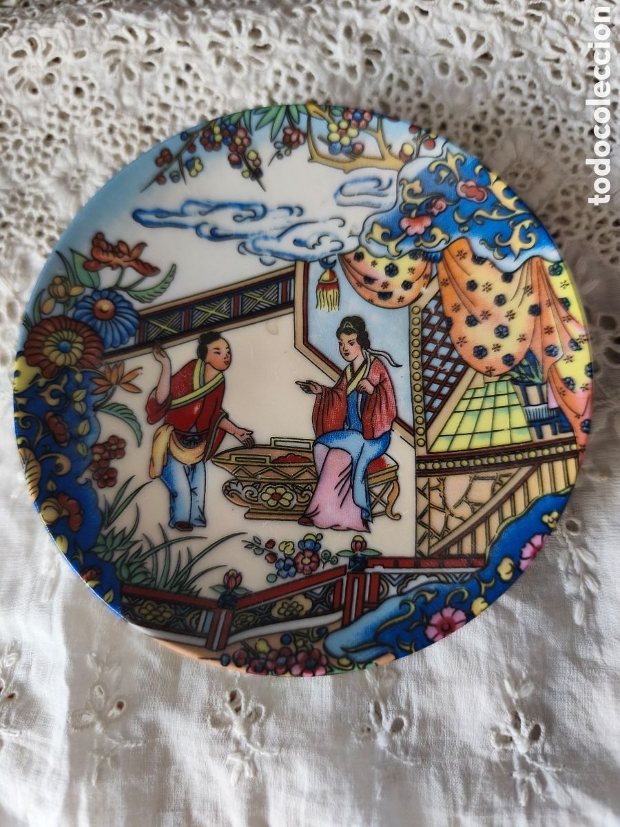 Oggetti Antichi: Plato vintage o antiguo, con bonitos motivos y marca al dorso