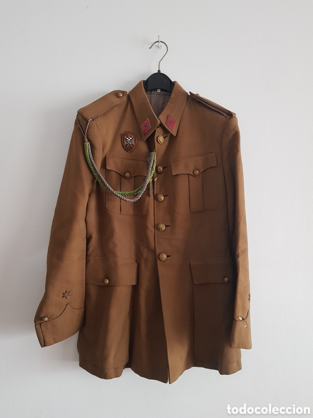 Antig&uuml;edades: Uniforme militar milicias universitarias. Chaqueta y pantalon