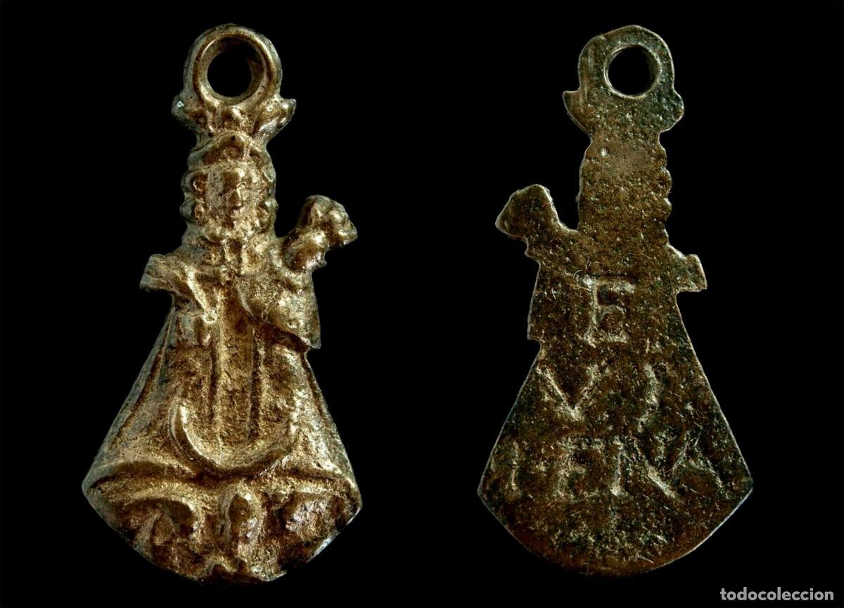 Antig&uuml;edades: Religious Medal figurated XVI-XVII centuries, V. Valdejimena - 30x15 mm.The Virgin of Valdejimena wi