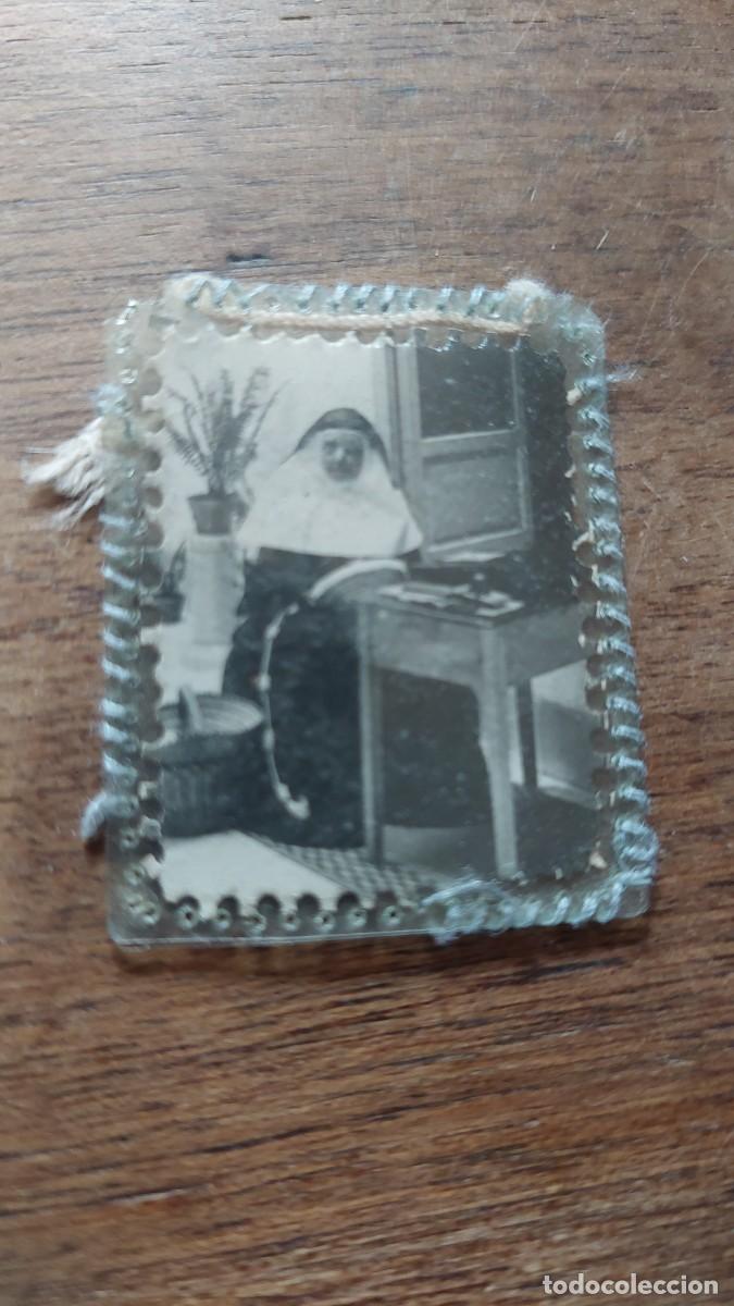 Antig&uuml;edades: Reliquia Compa&ntilde;&iacute;a Hermanas de la Cruz Sevilla