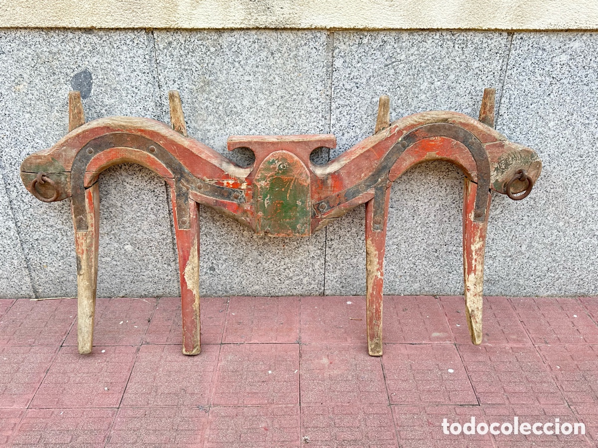 Antig&uuml;edades: Yugo antiguo de madera